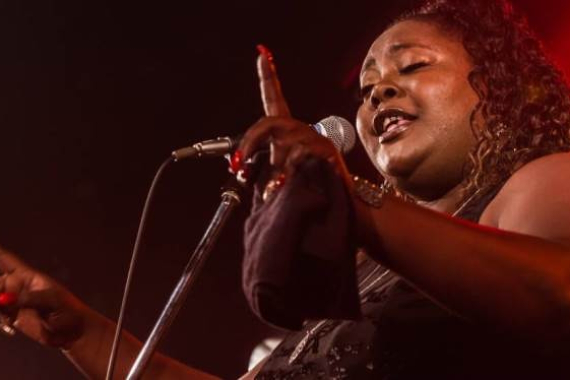 The Louisiana blues Queen & Soul Healer: Το Crystal Thomas Band feat. Luca Giordano στο Half Note
