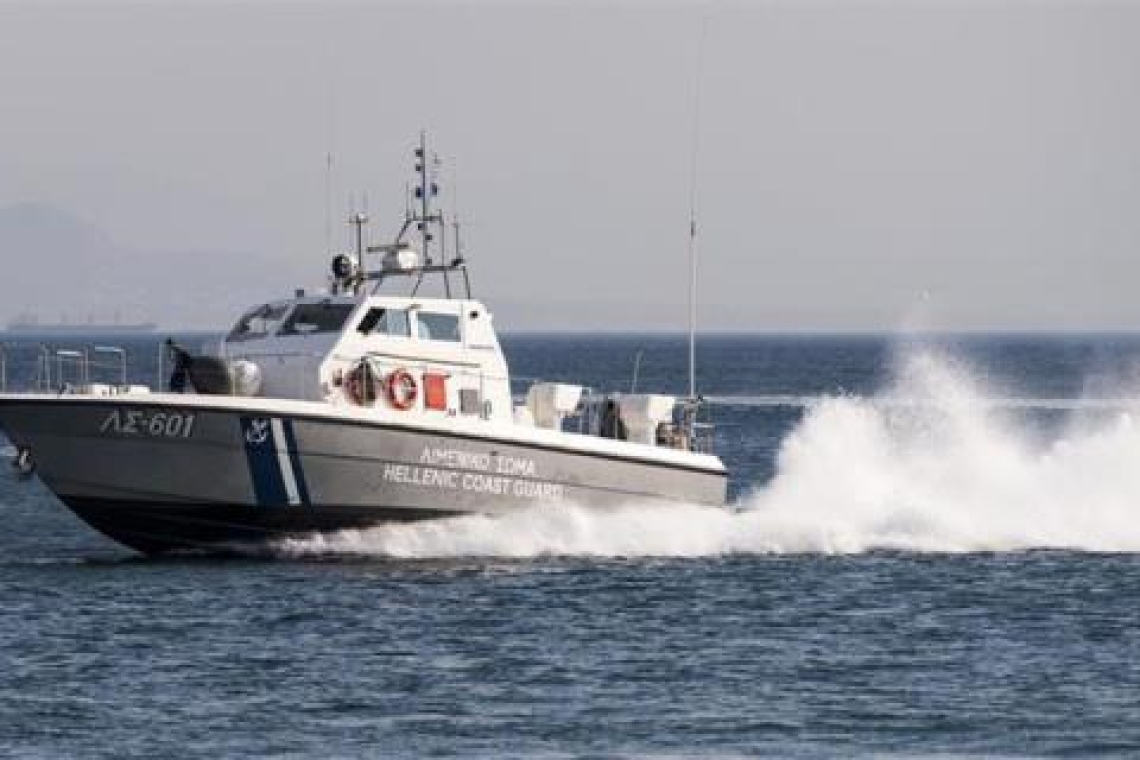 Γαύδος: Εντοπίστηκε βάρκα με 33 μετανάστες - Μια έγκυος ανάμεσά τους