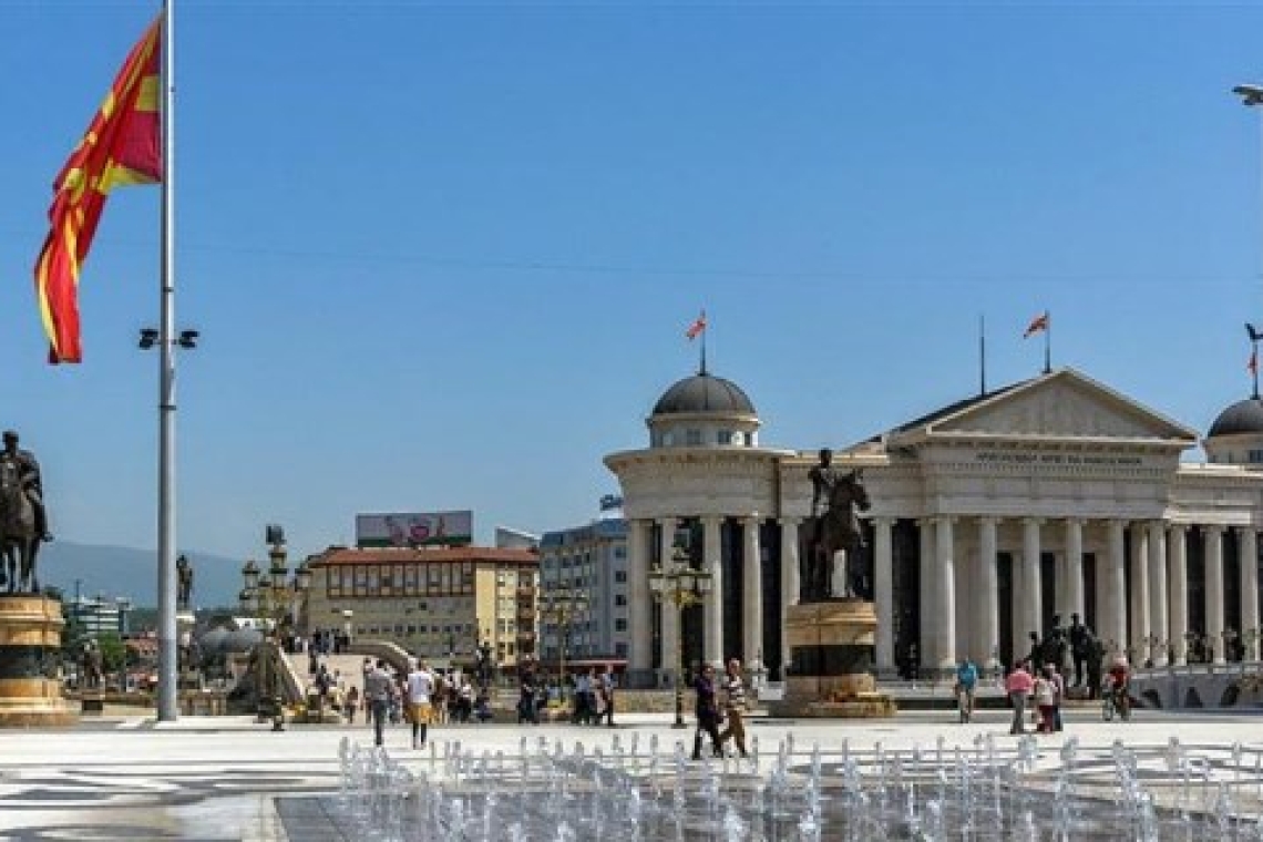 Τα Σκόπια ανακαλούν τον πρέσβη τους από τα Τίρανα