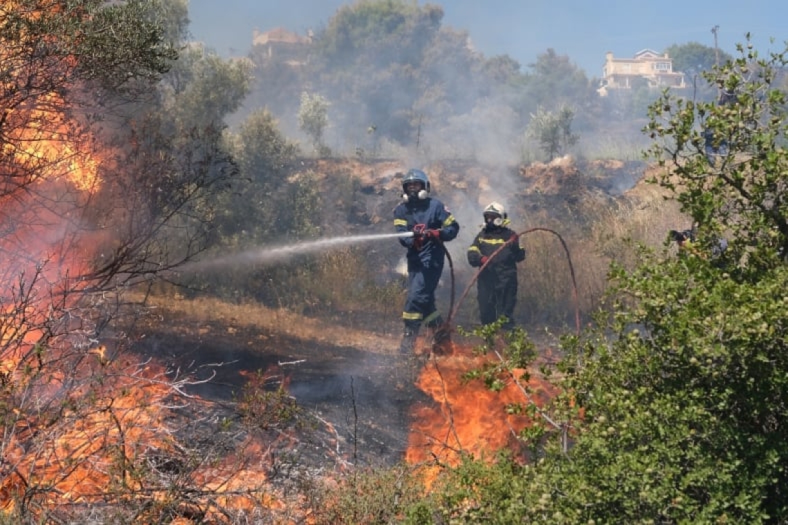 Δύο φωτιές ξέσπασαν στο Μαρκόπουλο Αττικής