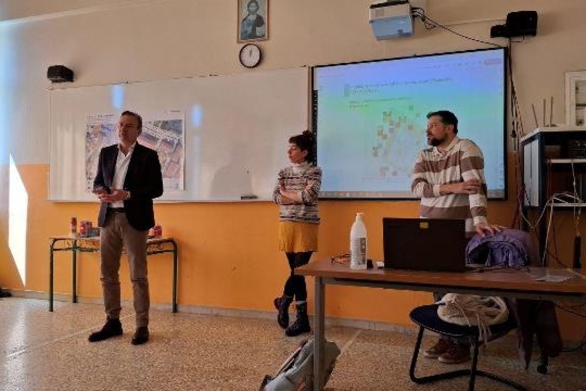 Επίσκεψη του Δημάρχου Ιωαννίνων στο 2ο Λύκειο – Προχωρά η Βιοκλιματική Ανάπλαση των Σχολικών Αυλών