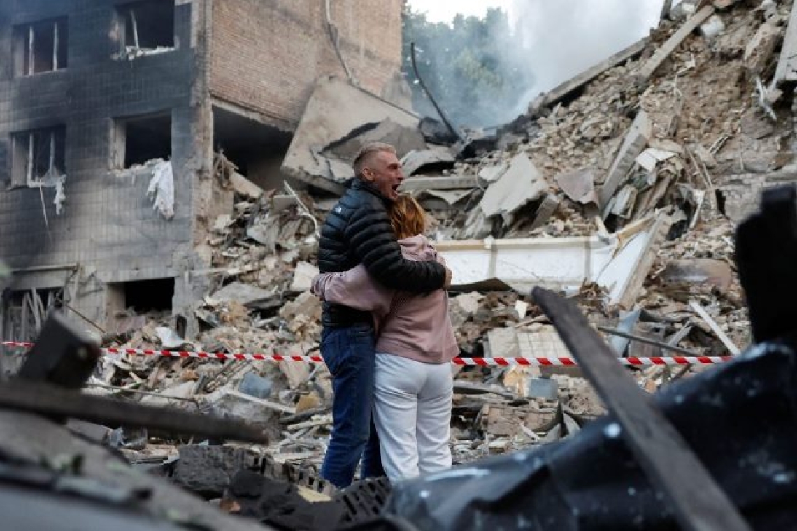 Τουλάχιστον 14 νεκροί από τα νυχτερινά πλήγματα της Ρωσίας στο Κίεβο – Aνάμεσά τους ένας Αμερικανός