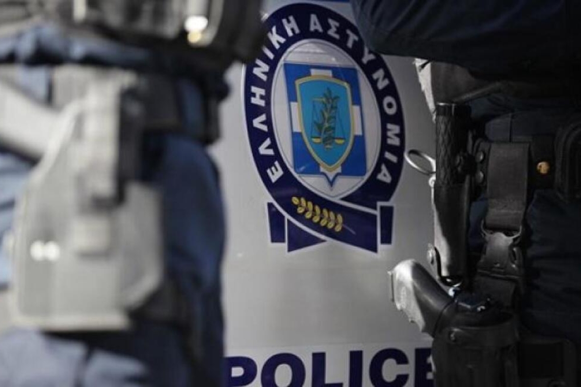 Συνελήφθη άμεσα ημεδαπός στα Ιωάννινα για διαδοχικές κλοπές σε περίπτερο και σταθμευμένο αυτοκίνητο