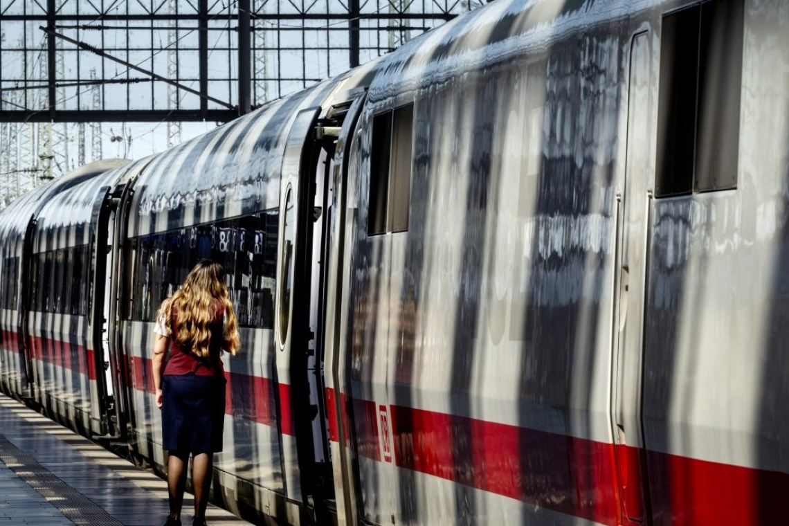 Γερμανία: Γυναίκα δάγκωσε εργαζόμενο για να προλάβει να επιβιβαστεί σε τρένο